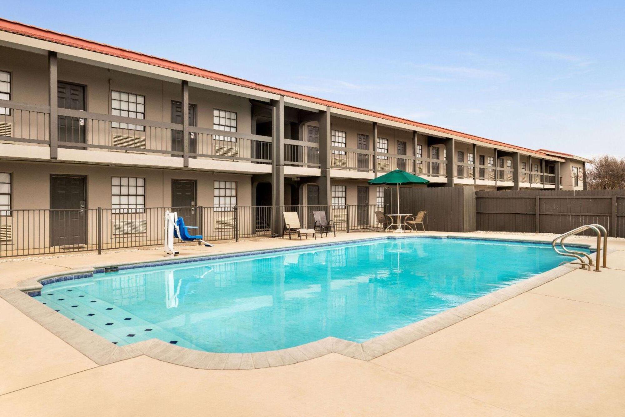 La Quinta Inn By Wyndham San Antonio Lackland Ngoại thất bức ảnh